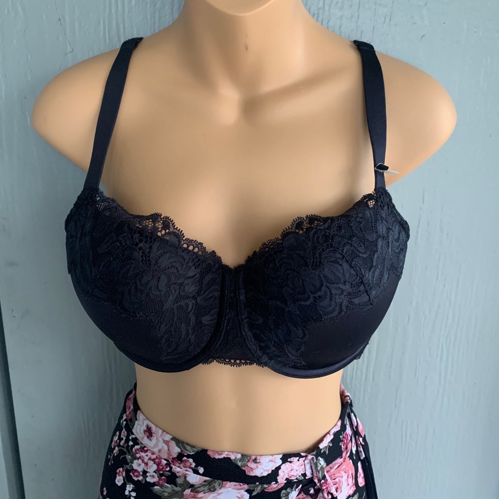 Black lace bra